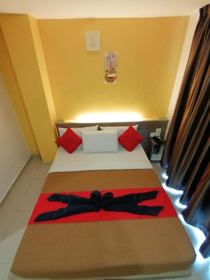 马六甲拉雅黄色庄园酒店 Malacca 外观 照片