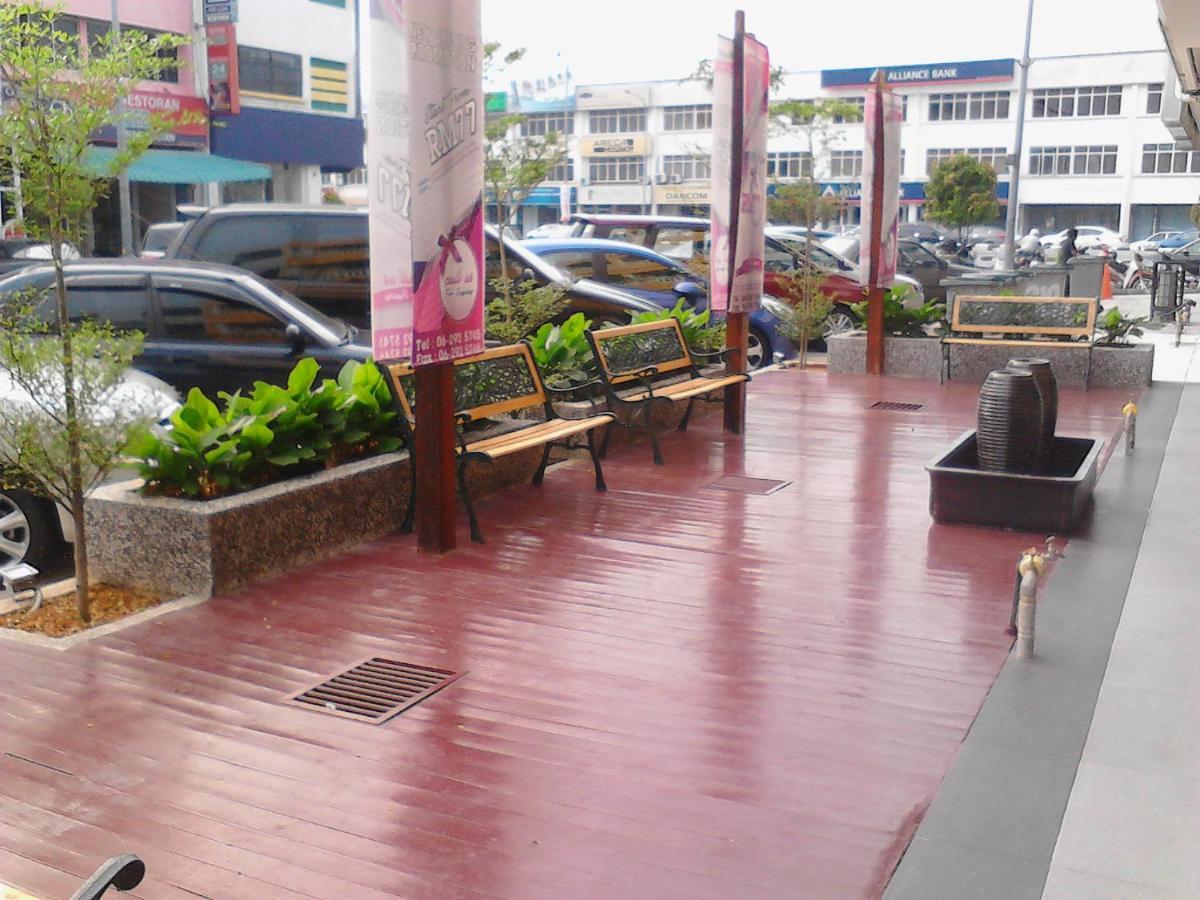 马六甲拉雅黄色庄园酒店 Malacca 外观 照片