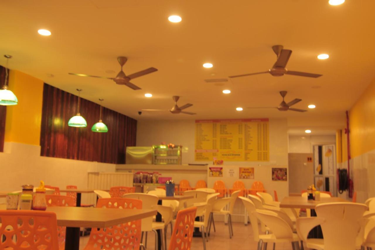 马六甲拉雅黄色庄园酒店 Malacca 外观 照片